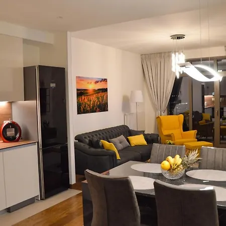 Apartment Elegant Bw Two Bedroom Apartment-promenade View *